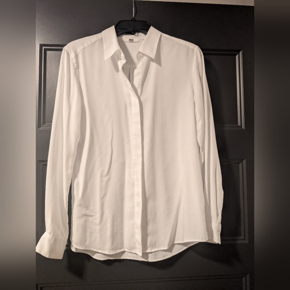 Uniqlo Classic White Button-Down Shirt